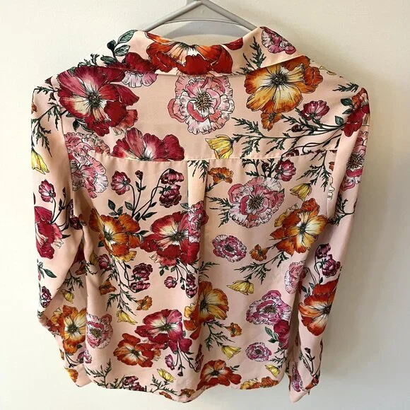Women's Express Portofino Slim Fit Floral Blouse. Size XS. - Picture 2 of 3